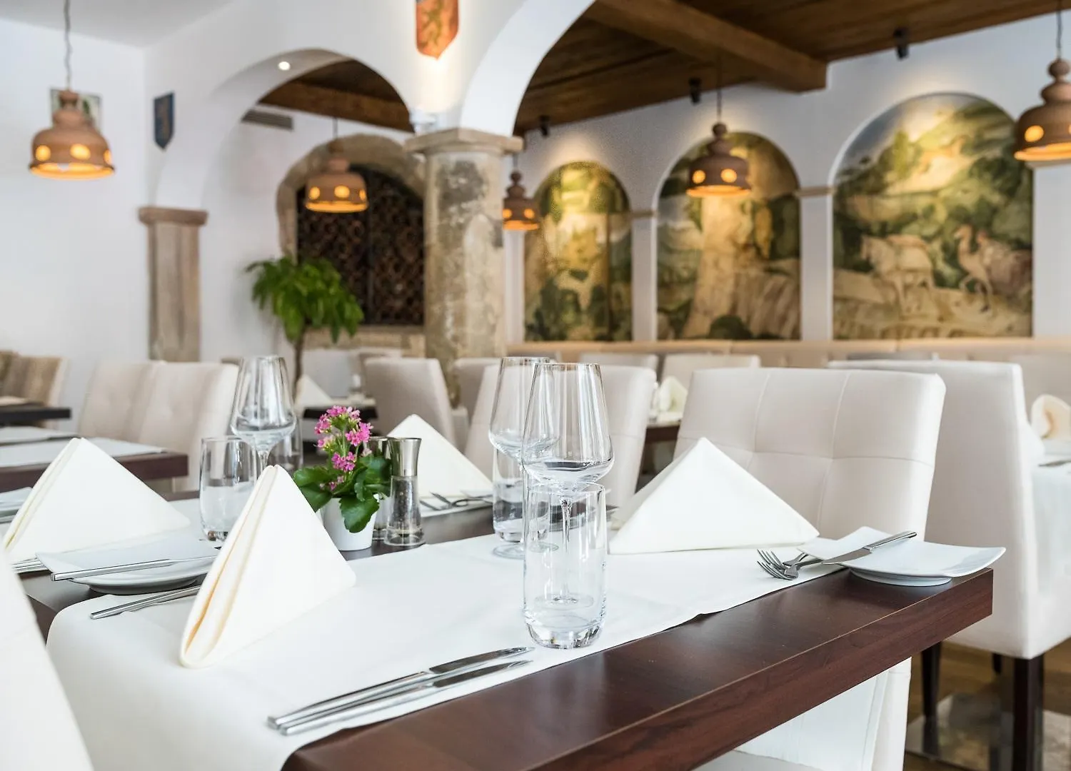 וינה Hotel Royal