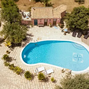 Dependance In Con Piscina Casa vacanze Ragusa